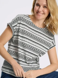 Kurzarmshirt mit überschnittenen Schultern