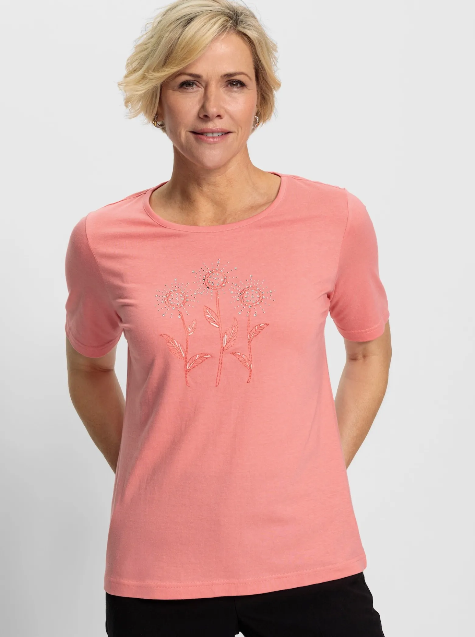 Kurzarmshirt mit Blümchenstickerei