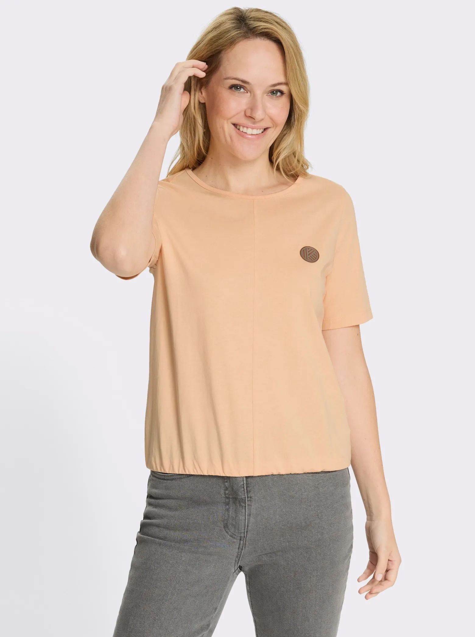 Kurzarmshirt mit elastischem Saum