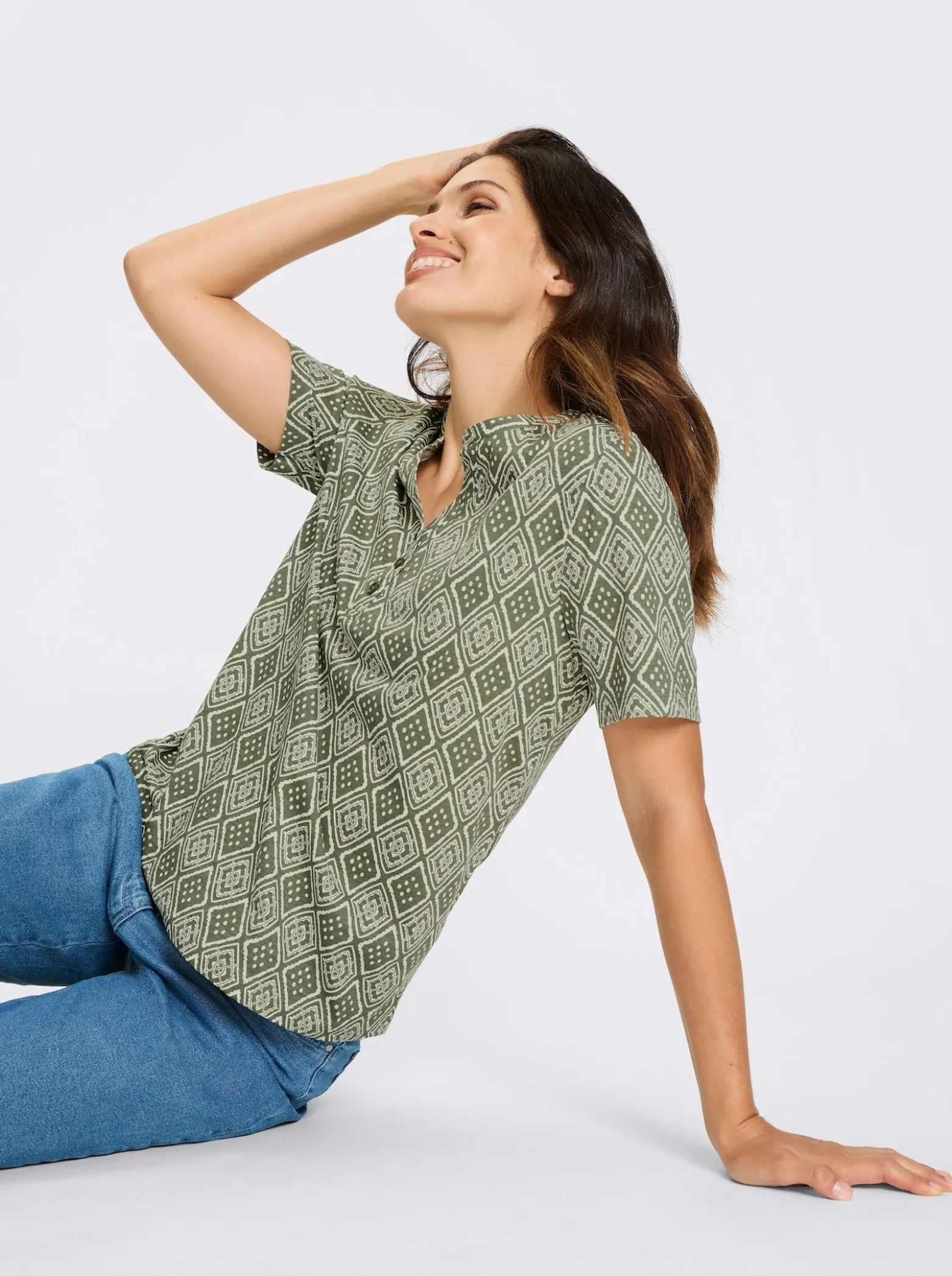 Kurzarmshirt mit Ethno-Druck