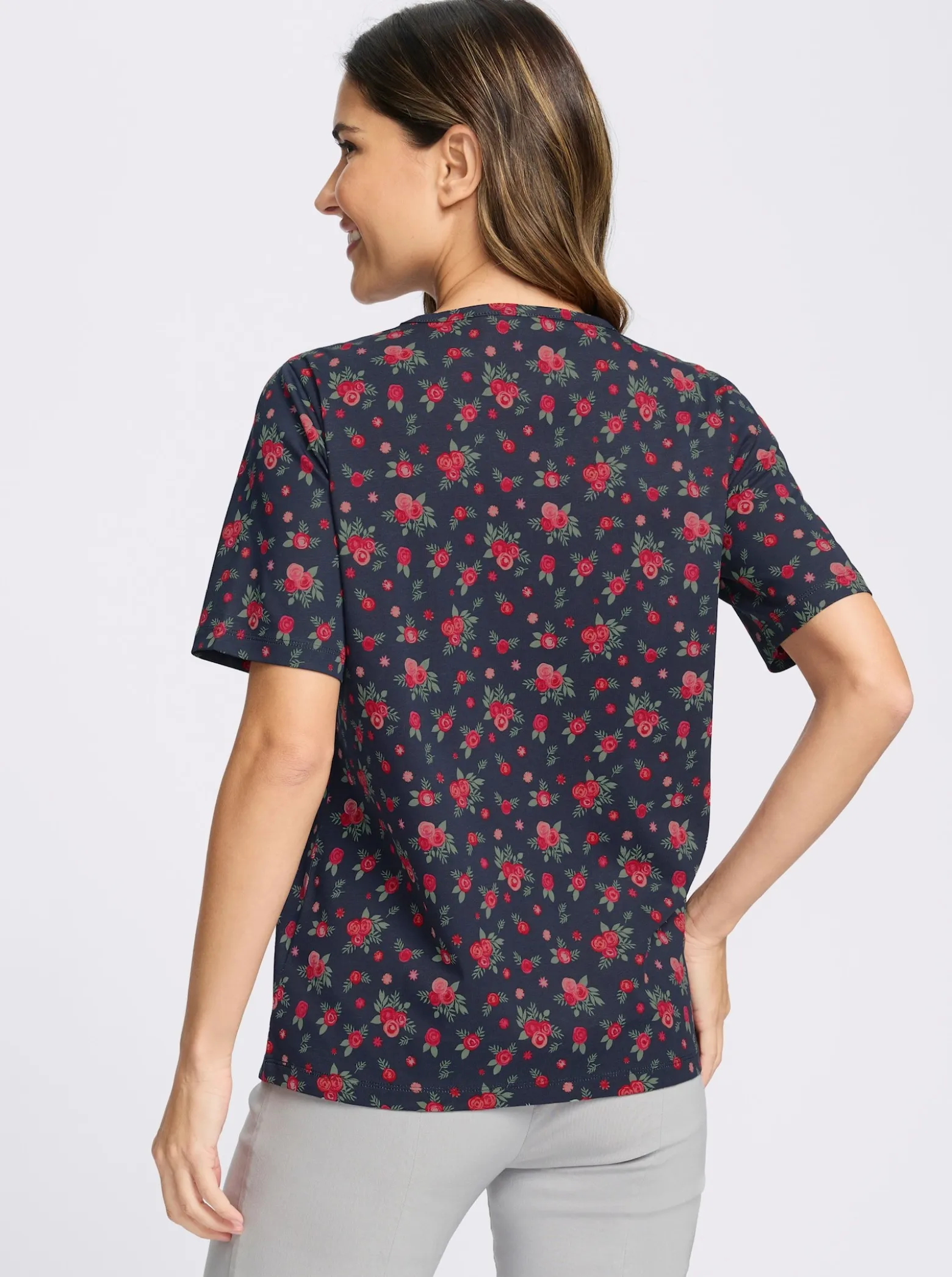 Kurzarmshirt mit Falten am Ausschnitt