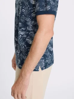 Kurzarmshirt mit floralem Allover-Muster