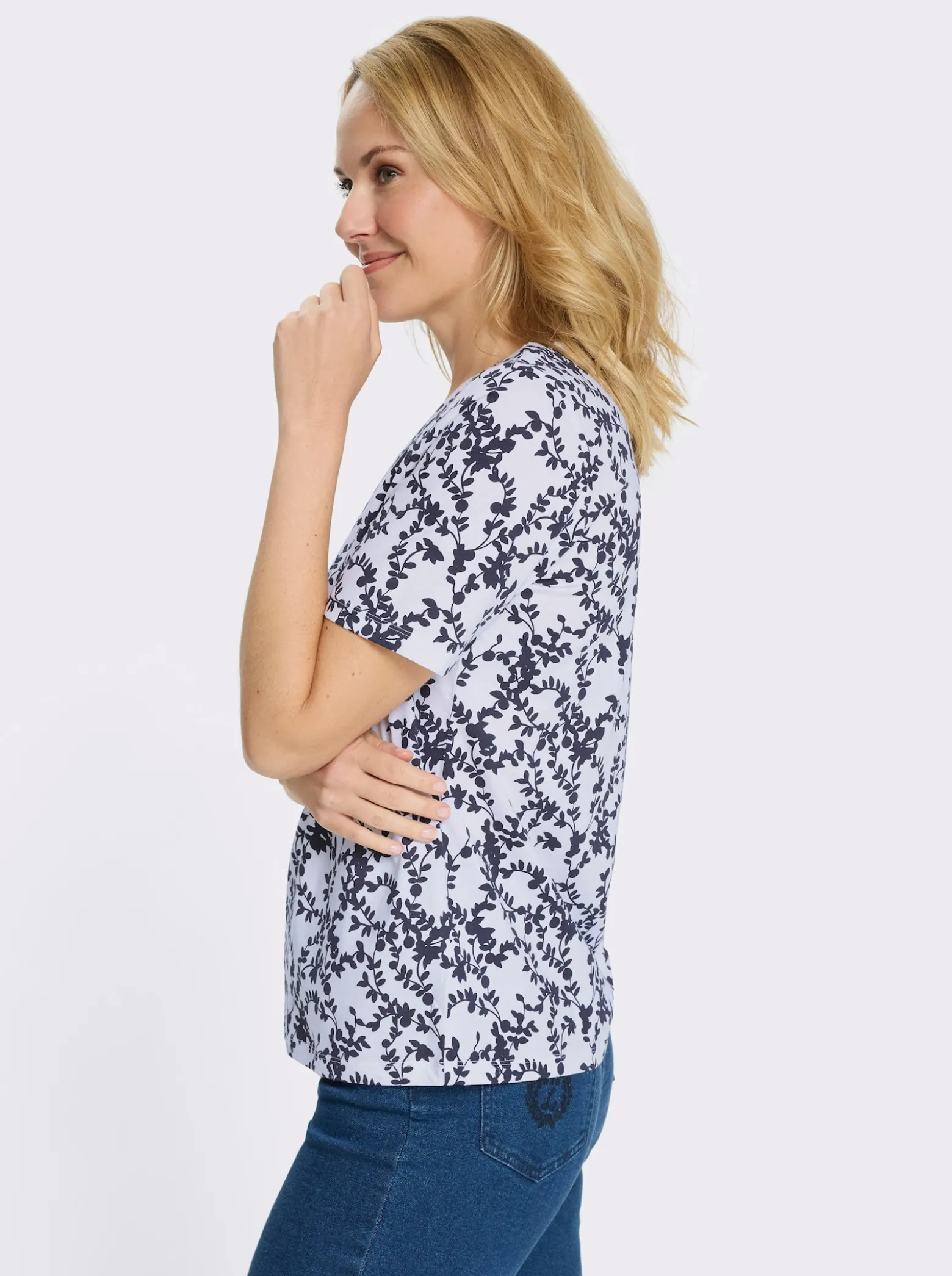 Kurzarmshirt mit floralem Muster