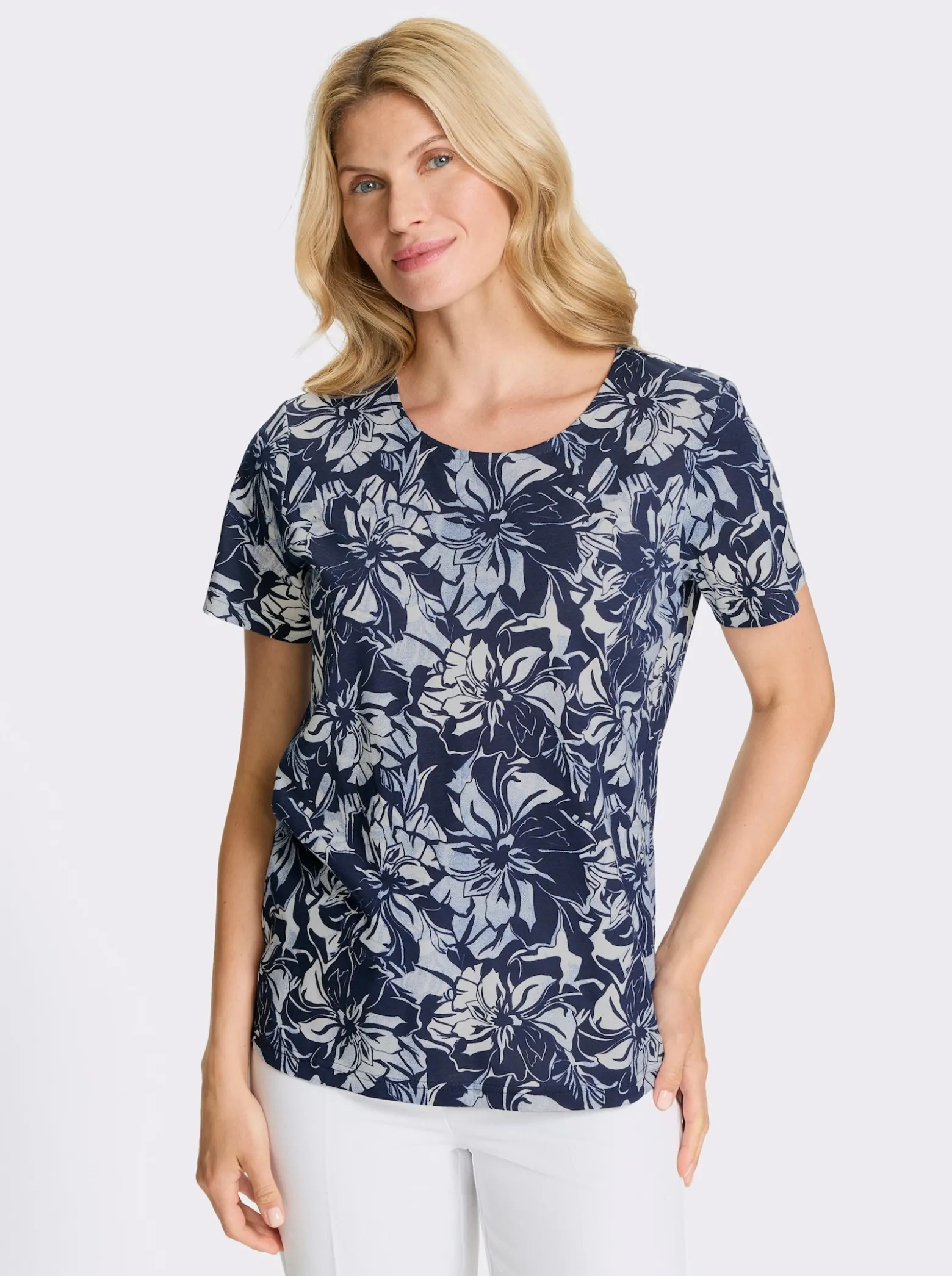 Kurzarmshirt mit floralem Muster