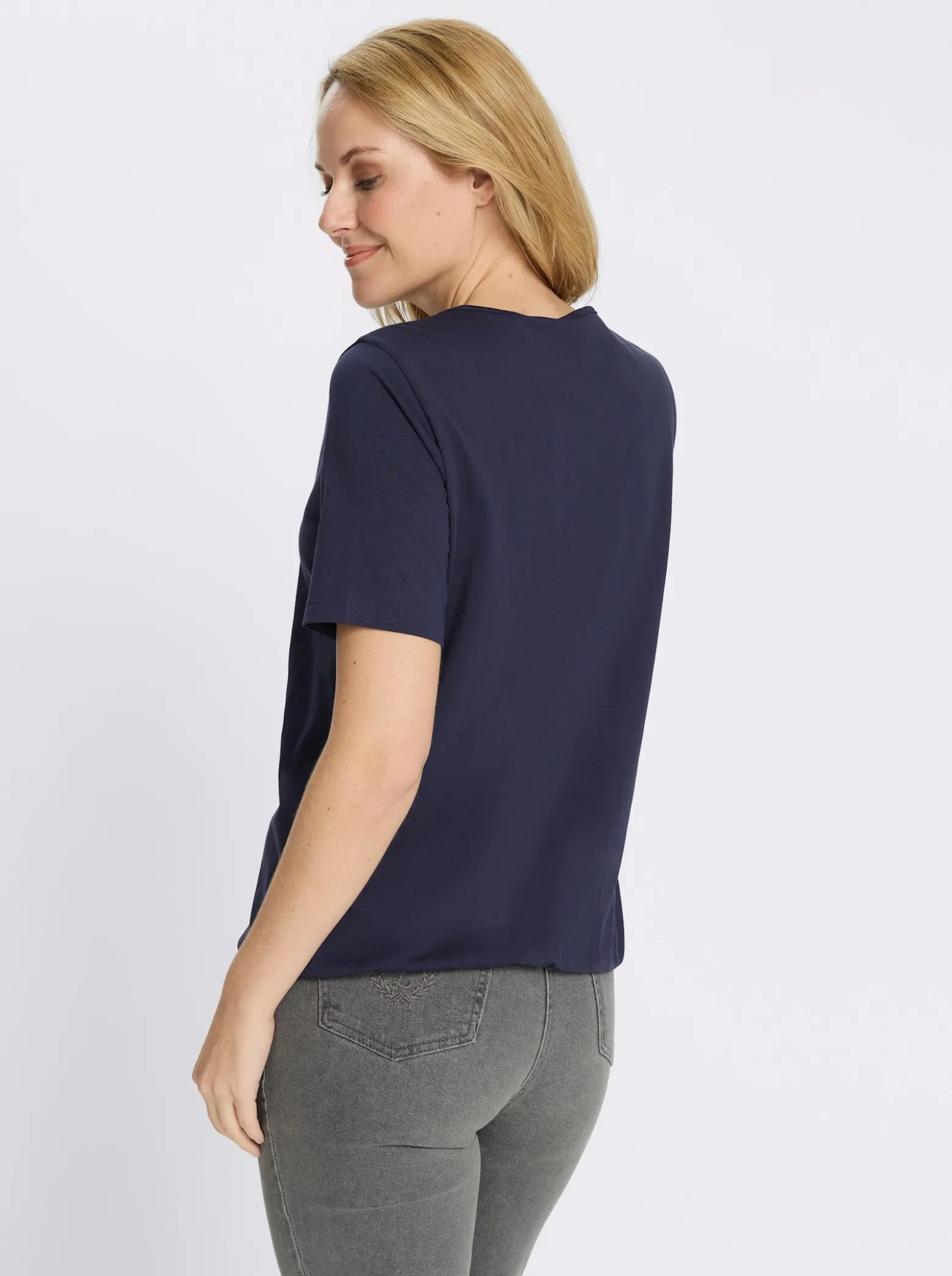 Kurzarmshirt mit gerafftem Ausschnitt