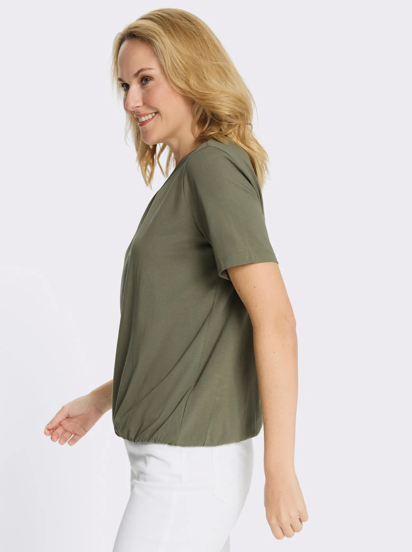 Kurzarmshirt mit gerafftem Ausschnitt