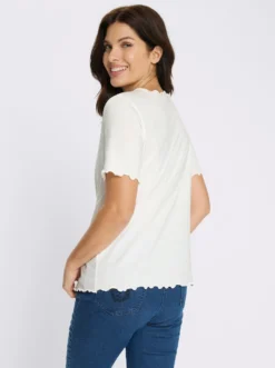 Kurzarmshirt mit gewellten Abschlüssen