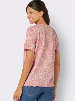Kurzarmshirt mit gewellten Abschlüssen