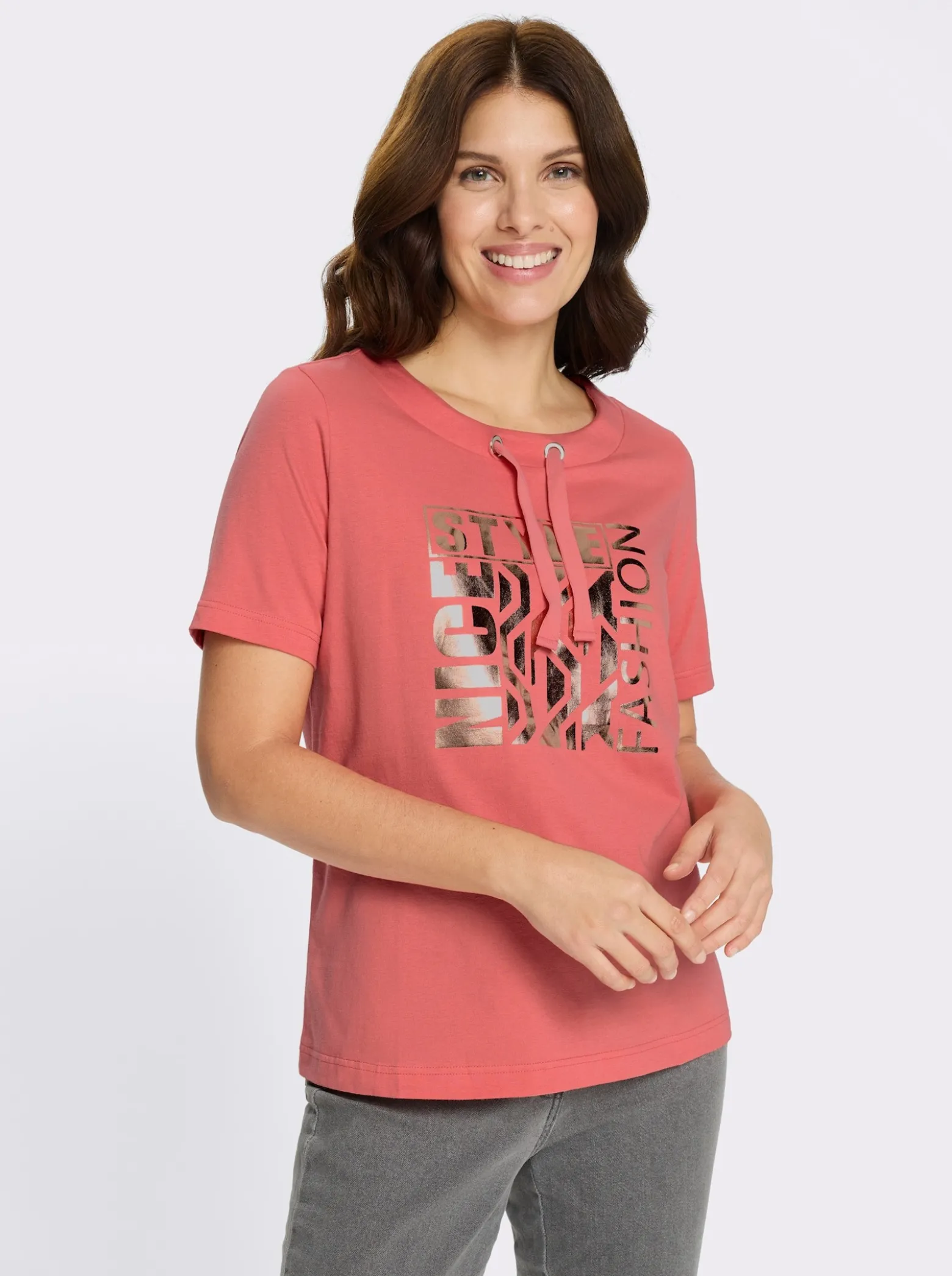 Kurzarmshirt mit glänzendem Druckmuster