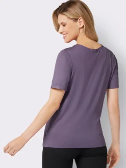Kurzarmshirt mit herzförmigem Ausschnitt