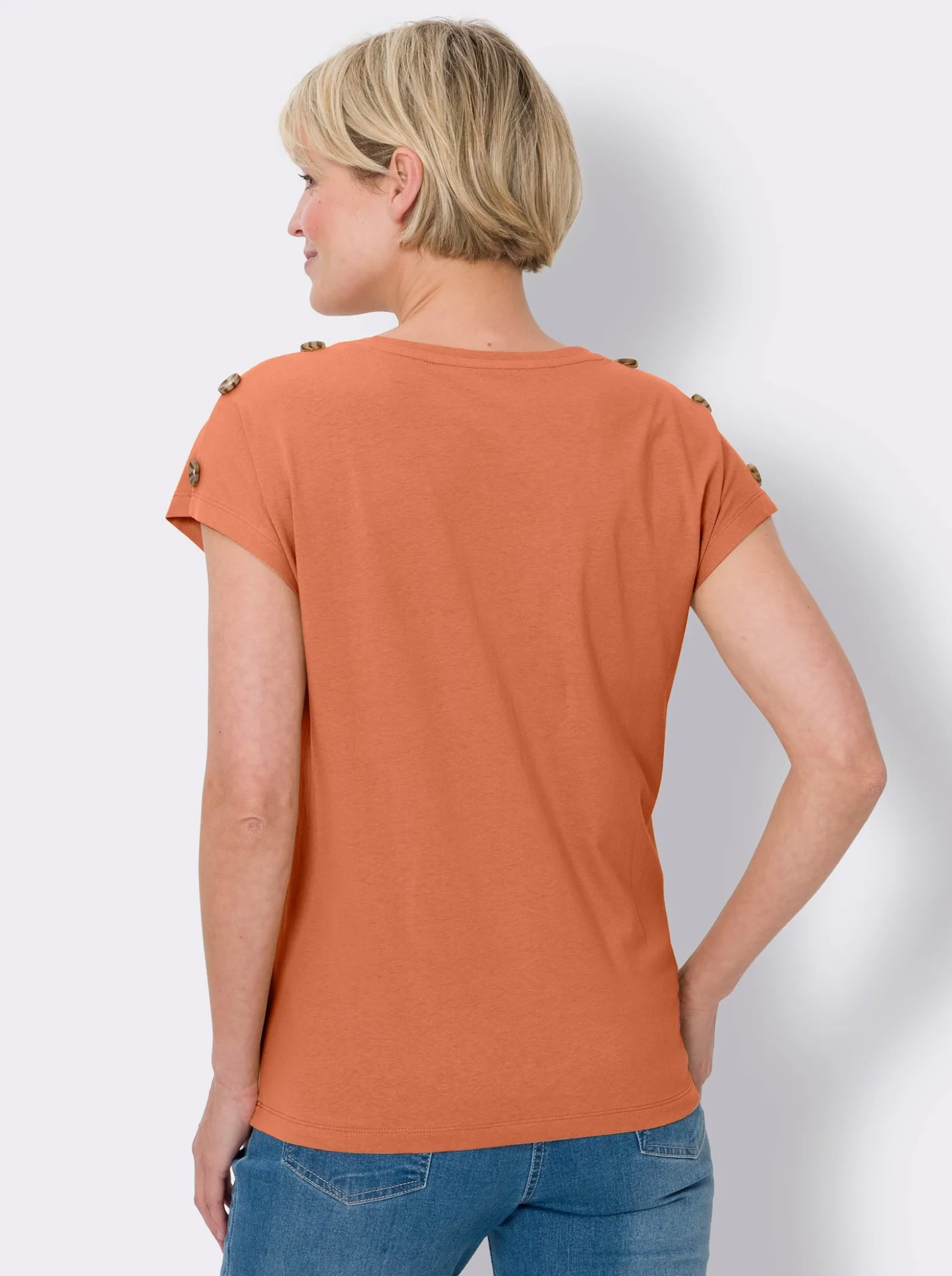 Kurzarmshirt mit Knöpfen in Horn-Optik