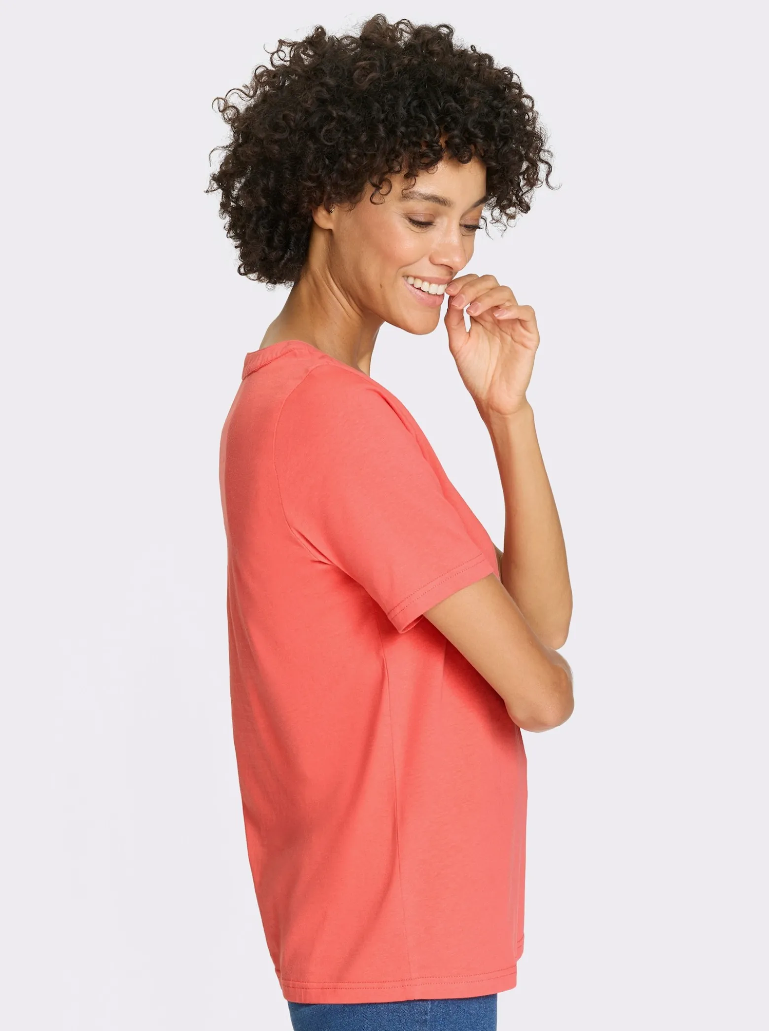 Kurzarmshirt mit Kontrastknöpfen