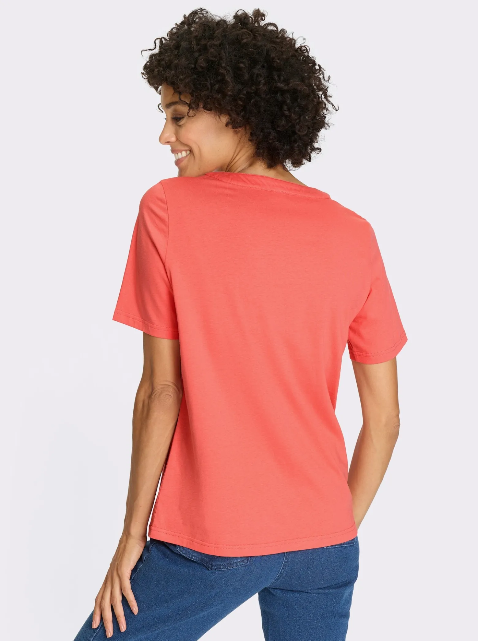Kurzarmshirt mit Kontrastknöpfen