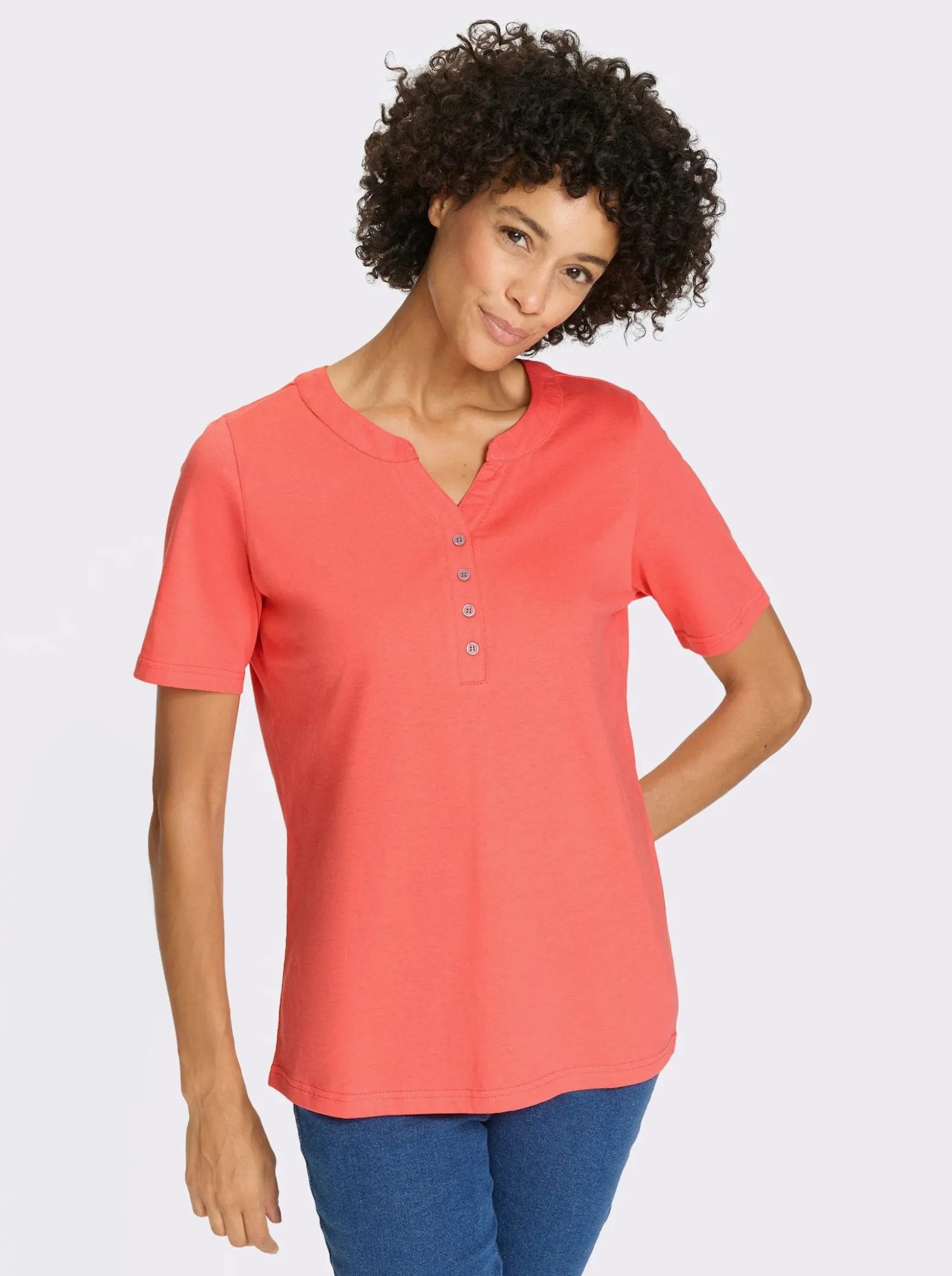 Kurzarmshirt mit Kontrastknöpfen