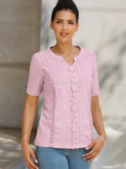 Kurzarmshirt mit Lochstickerei