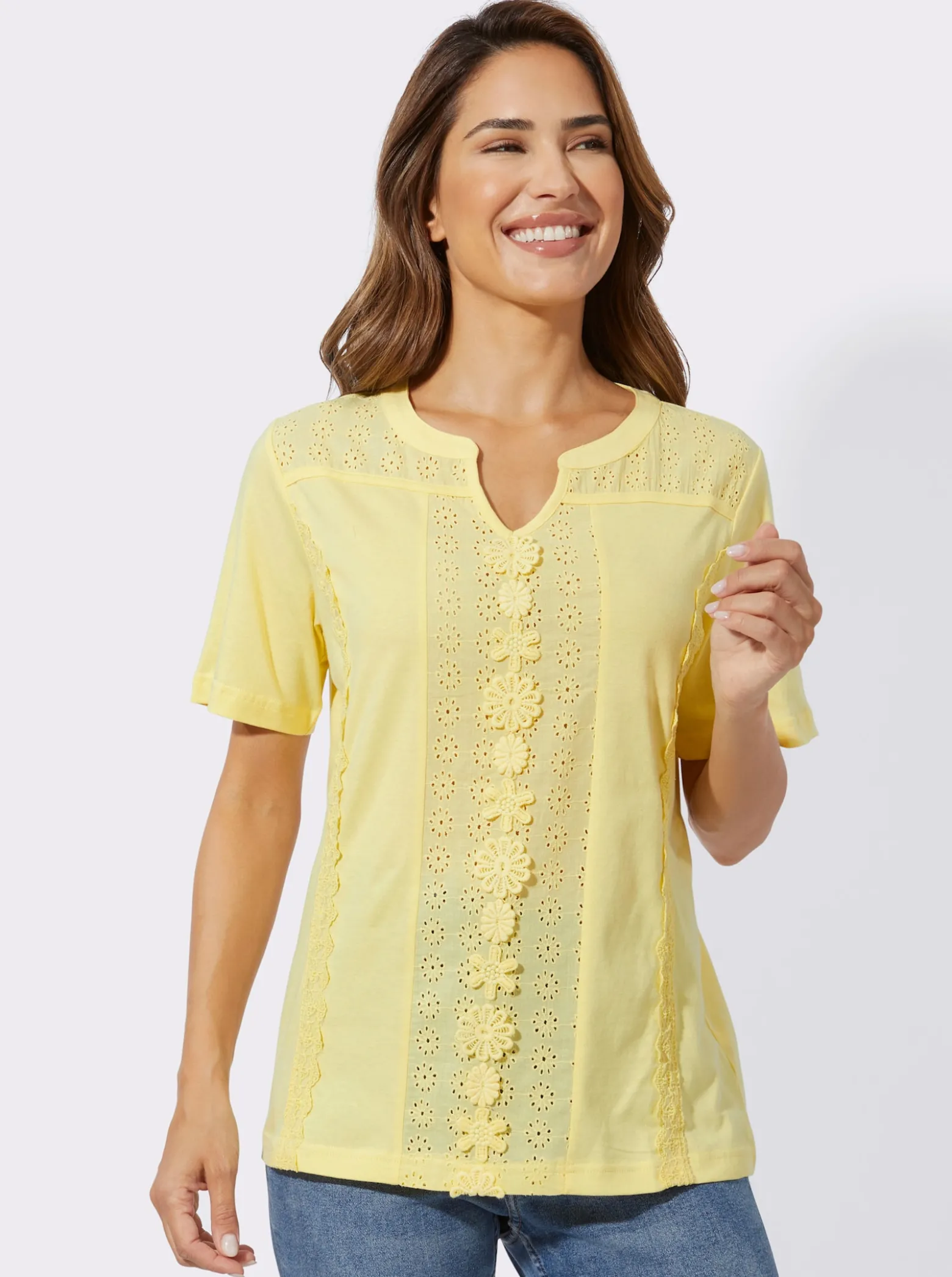 Kurzarmshirt mit Lochstickerei