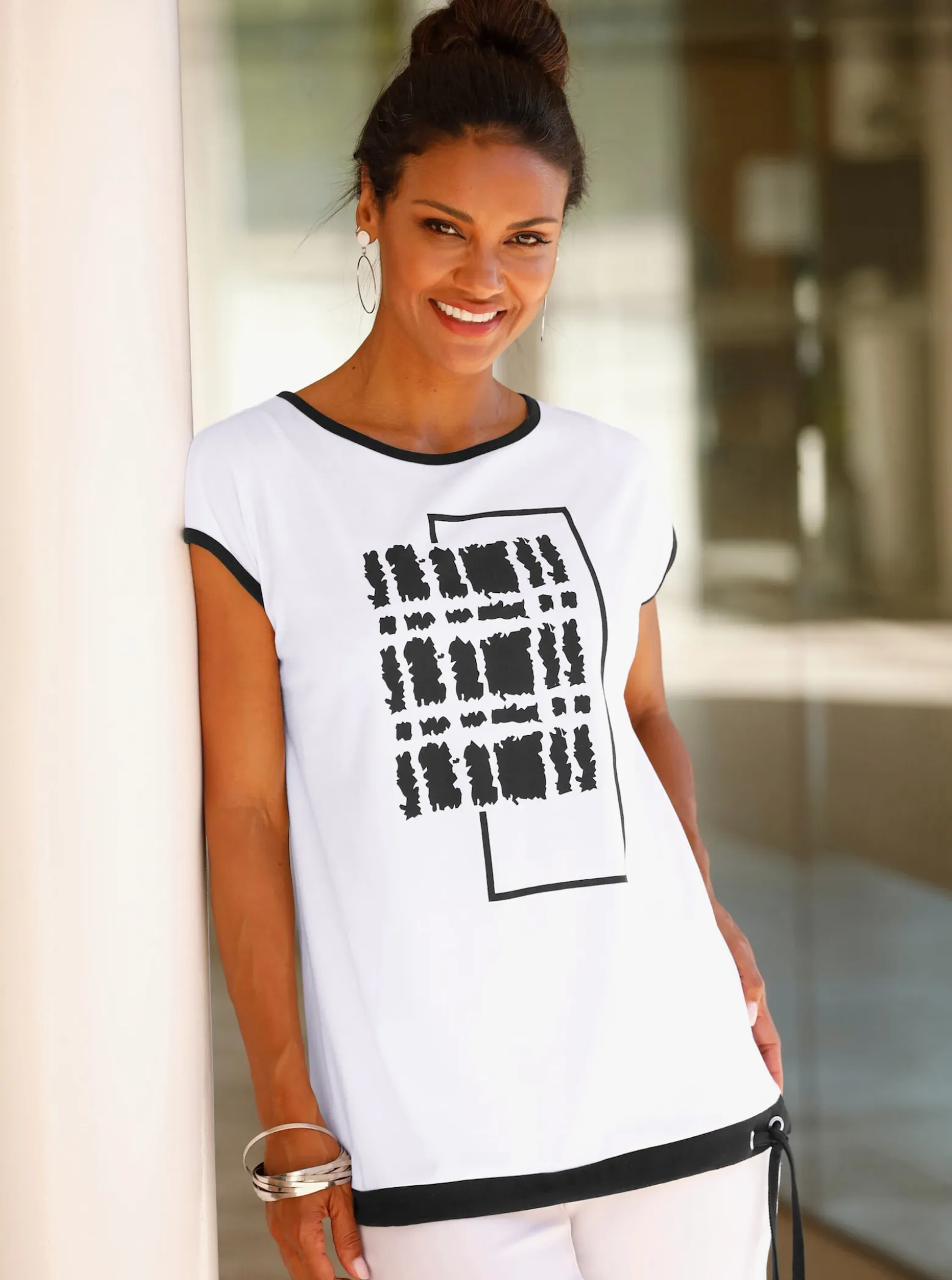 Kurzarmshirt mit platziertem Druck