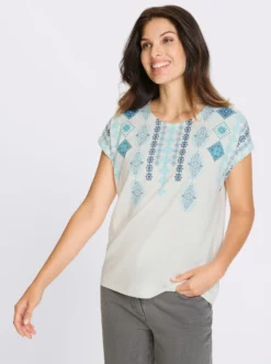Kurzarmshirt mit platziertem Ethno-Druck