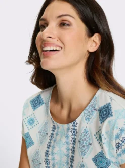 Kurzarmshirt mit platziertem Ethno-Druck