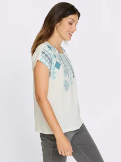 Kurzarmshirt mit platziertem Ethno-Druck