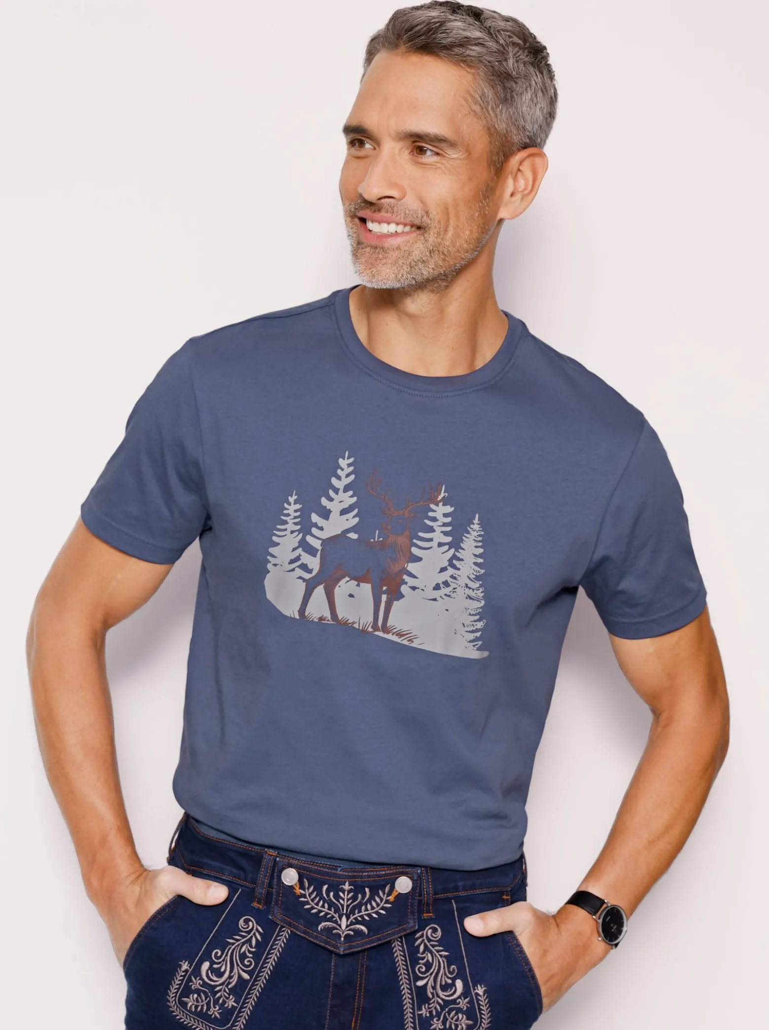 Kurzarmshirt mit platziertem Hirsch-Druck