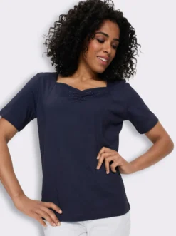 Kurzarmshirt mit Raffung am Ausschnitt