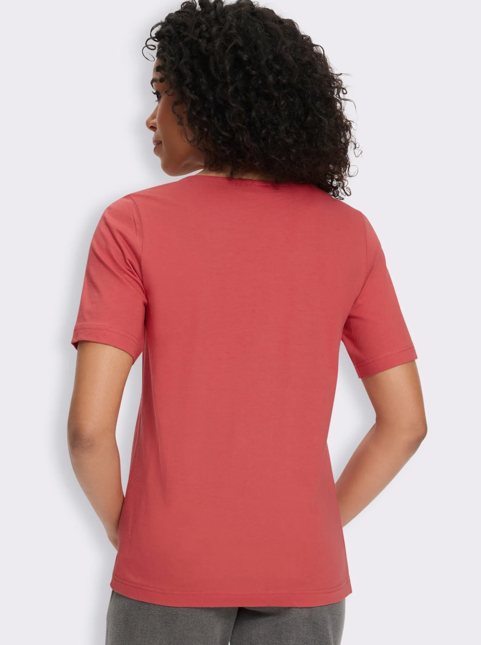 Kurzarmshirt mit Raffung am Ausschnitt