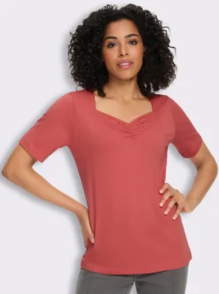 Kurzarmshirt mit Raffung am Ausschnitt