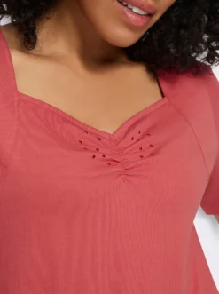Kurzarmshirt mit Raffung am Ausschnitt