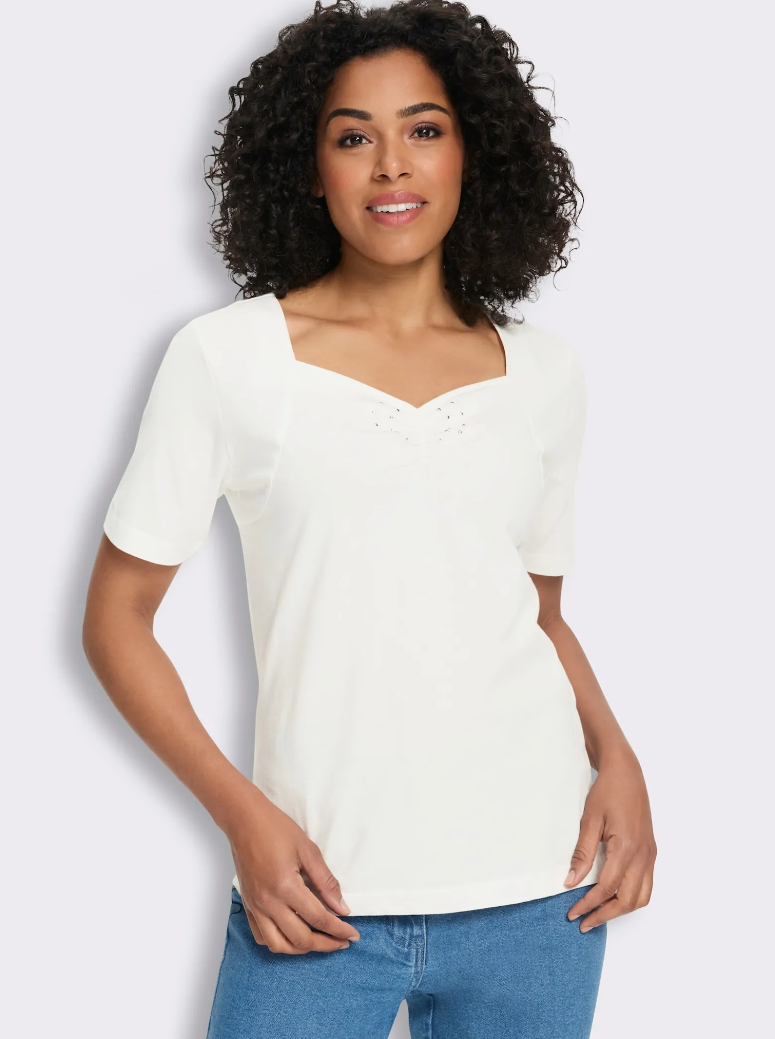 Kurzarmshirt mit Raffung am Ausschnitt