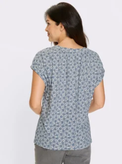 Kurzarmshirt mit Raffung am Ausschnitt