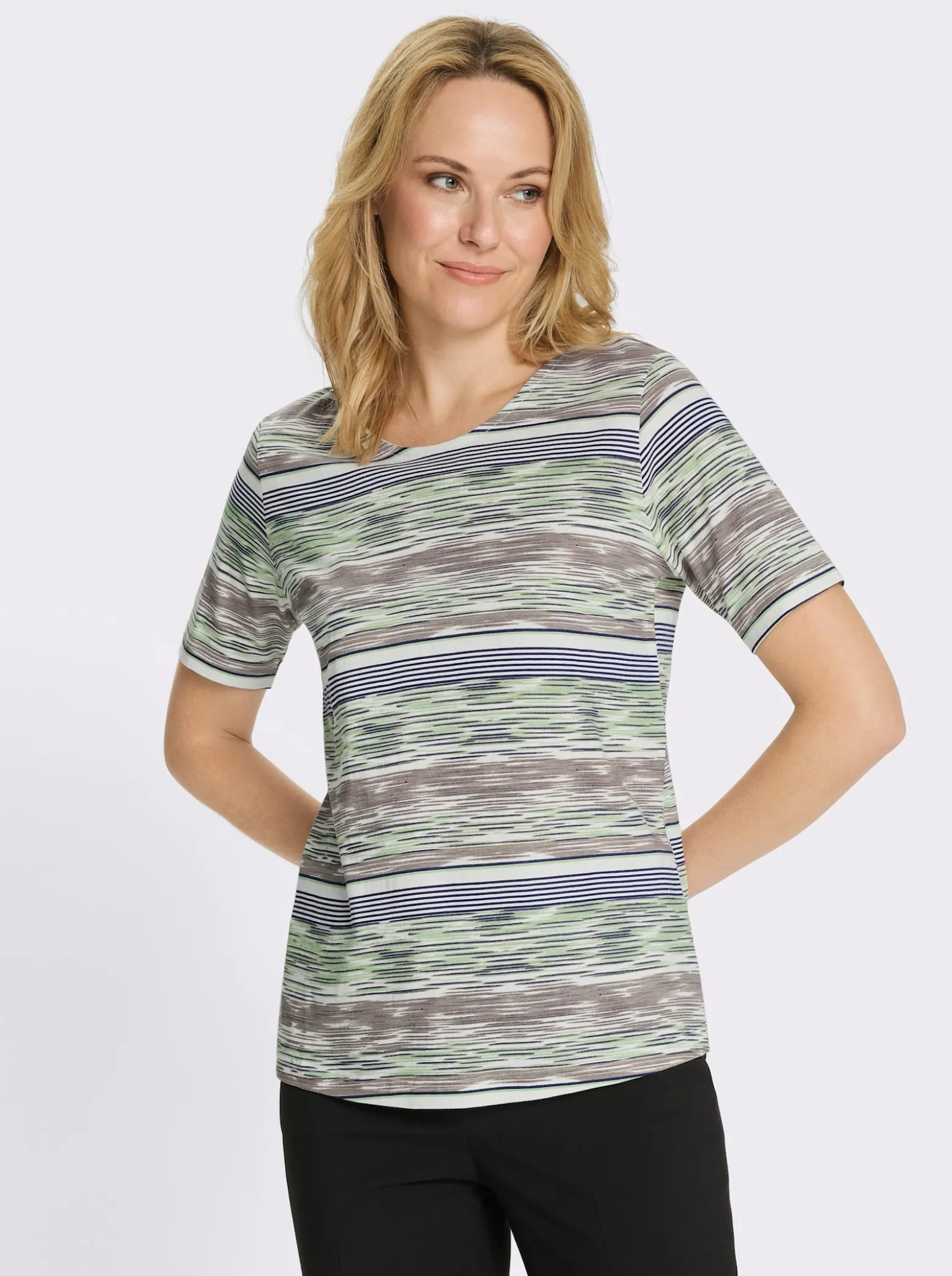 Kurzarmshirt mit Ringel-Druck rundum