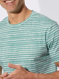 Kurzarmshirt mit Ringel-Muster allover