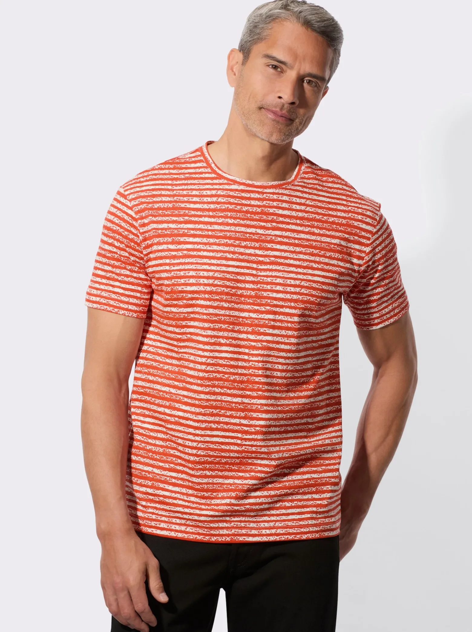 Kurzarmshirt mit Ringel-Muster allover