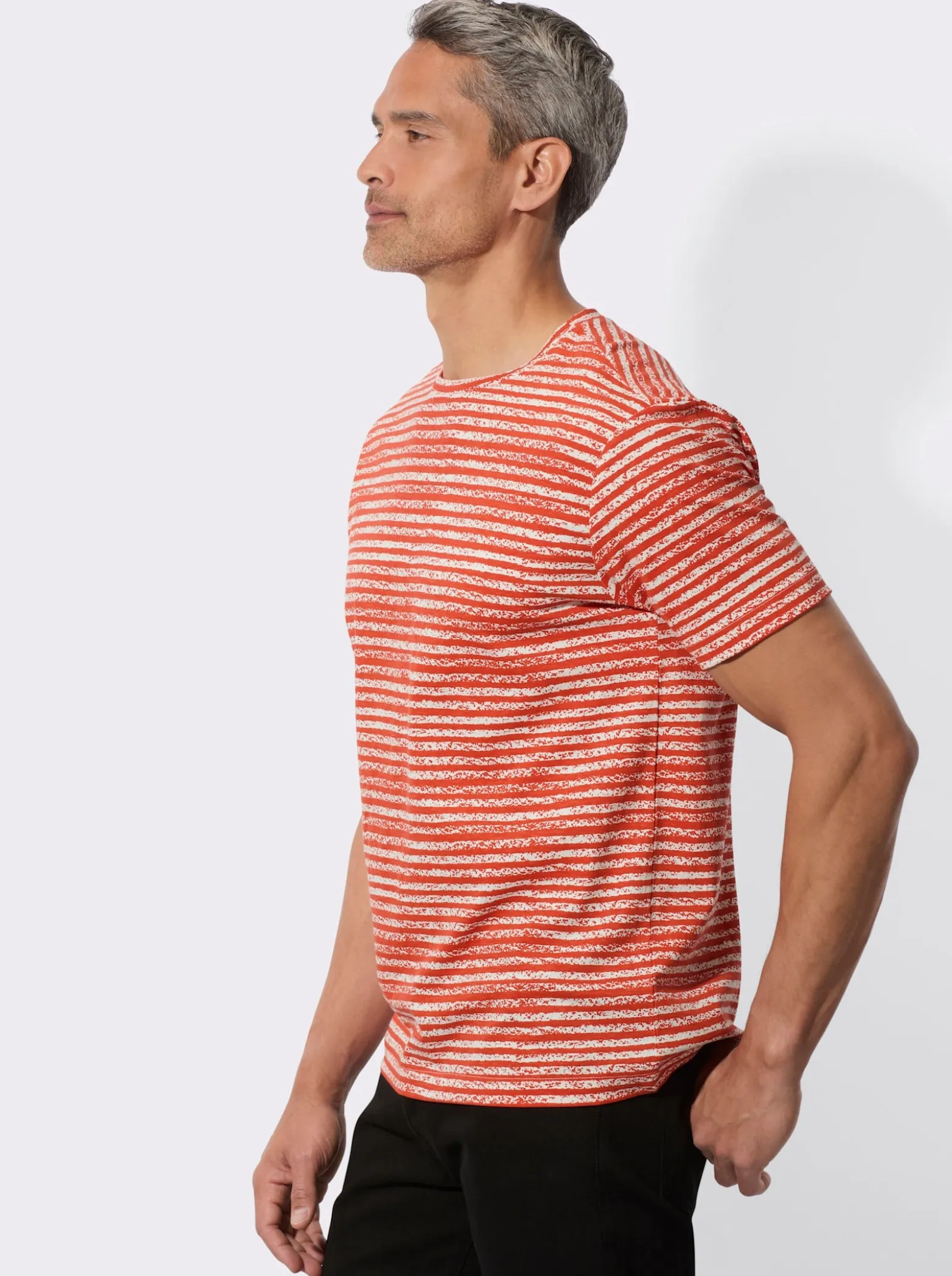 Kurzarmshirt mit Ringel-Muster allover