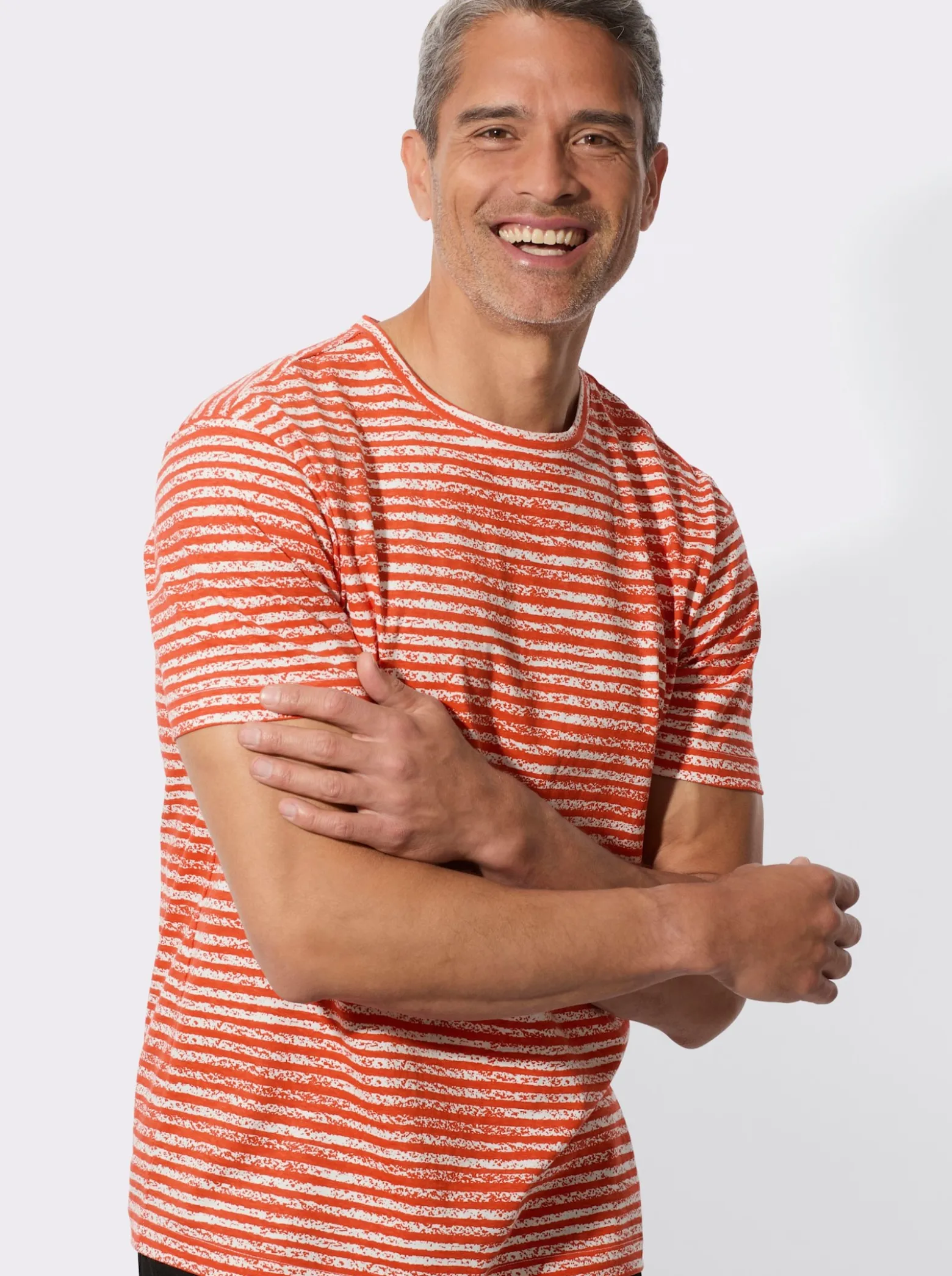 Kurzarmshirt mit Ringel-Muster allover