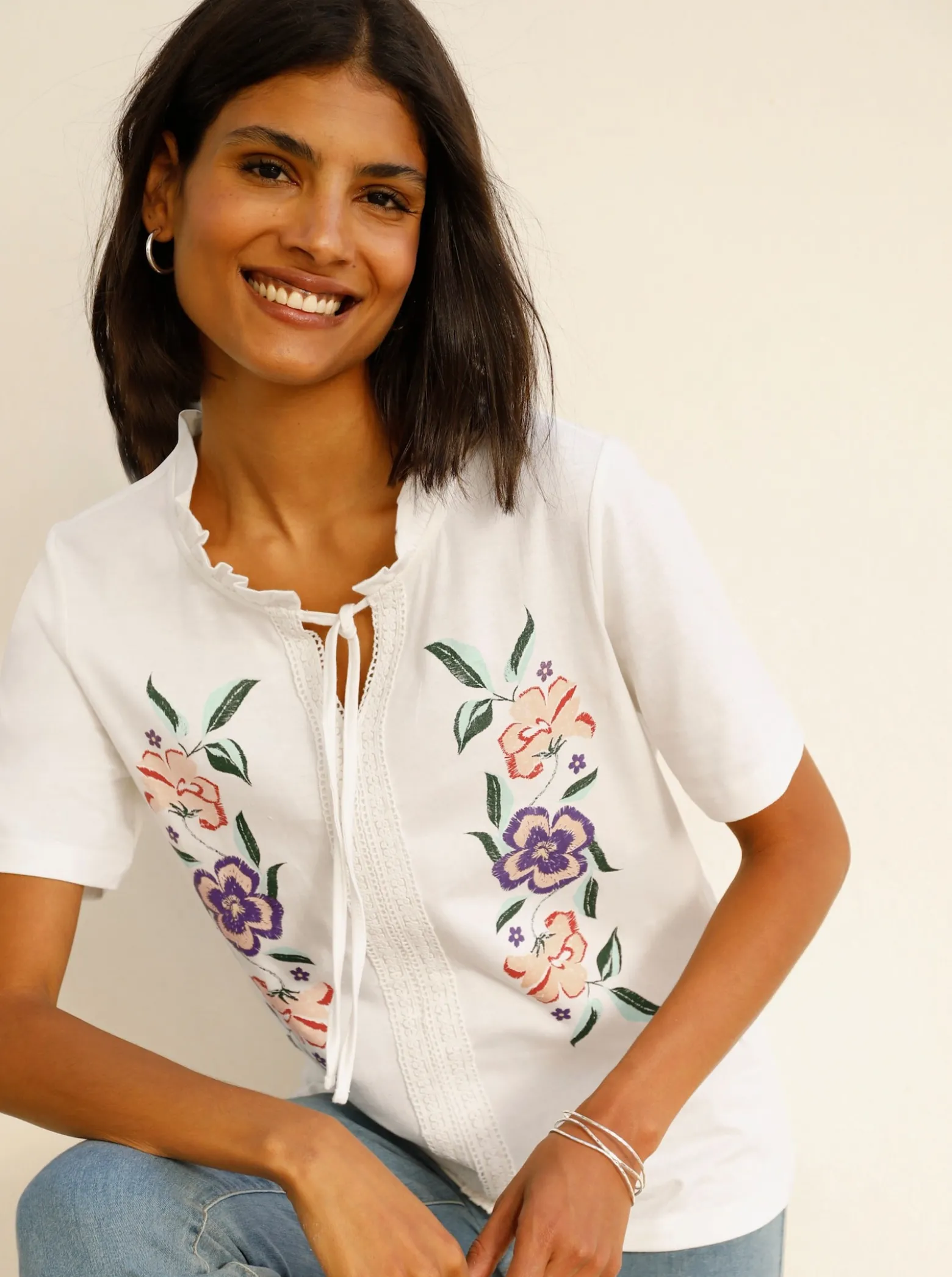 Kurzarmshirt mit Rüschen