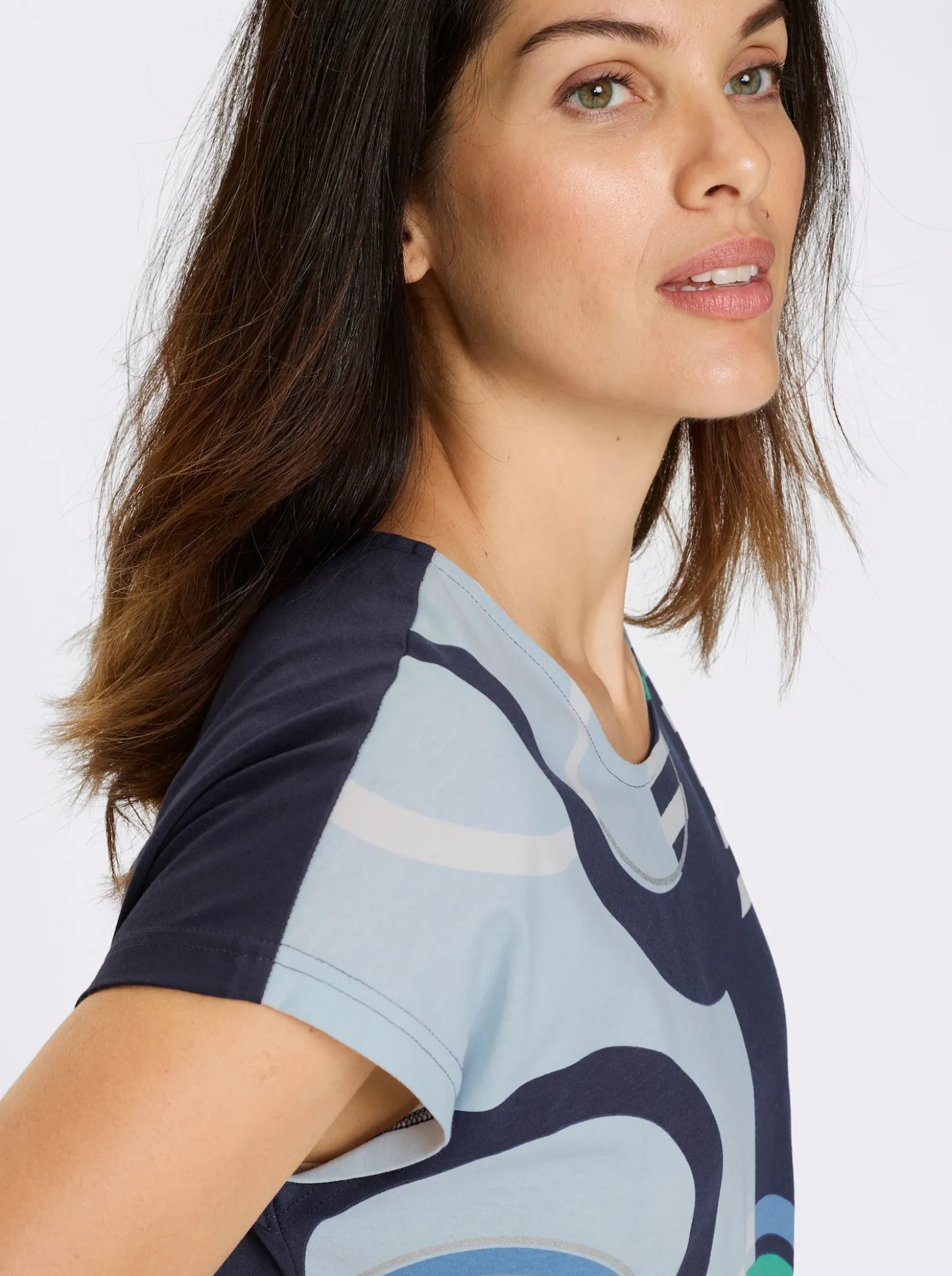Kurzarmshirt mit silberfarbenen Effekten