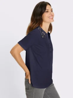 Kurzarmshirt mit Spitzen-Einsatz