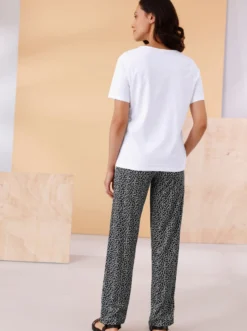 Kurzarmshirt mit Steinchen verziert