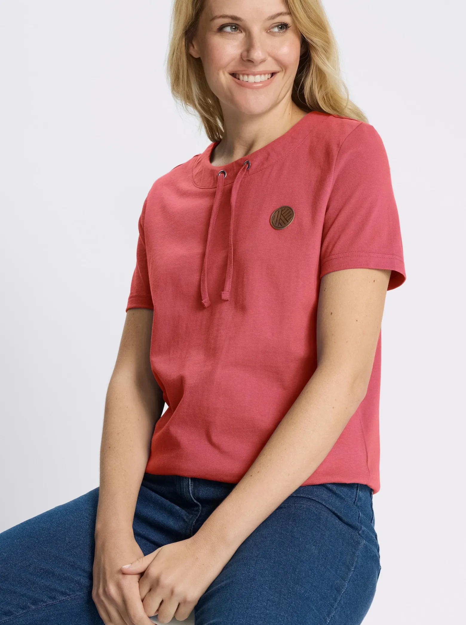 Kurzarmshirt mit Tunnelzug am Ausschnitt