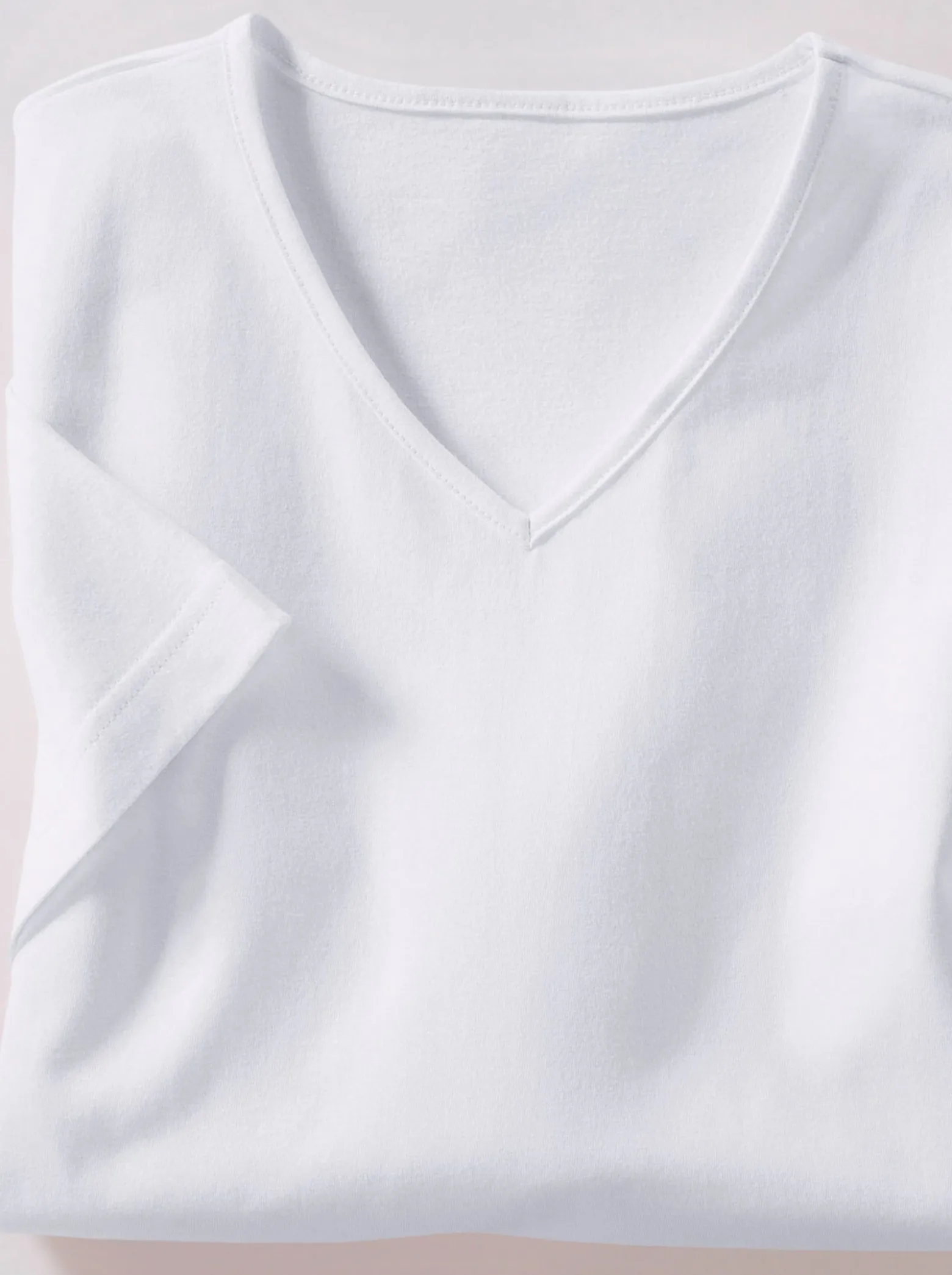 Kurzarmshirt mit V-Ausschnitt