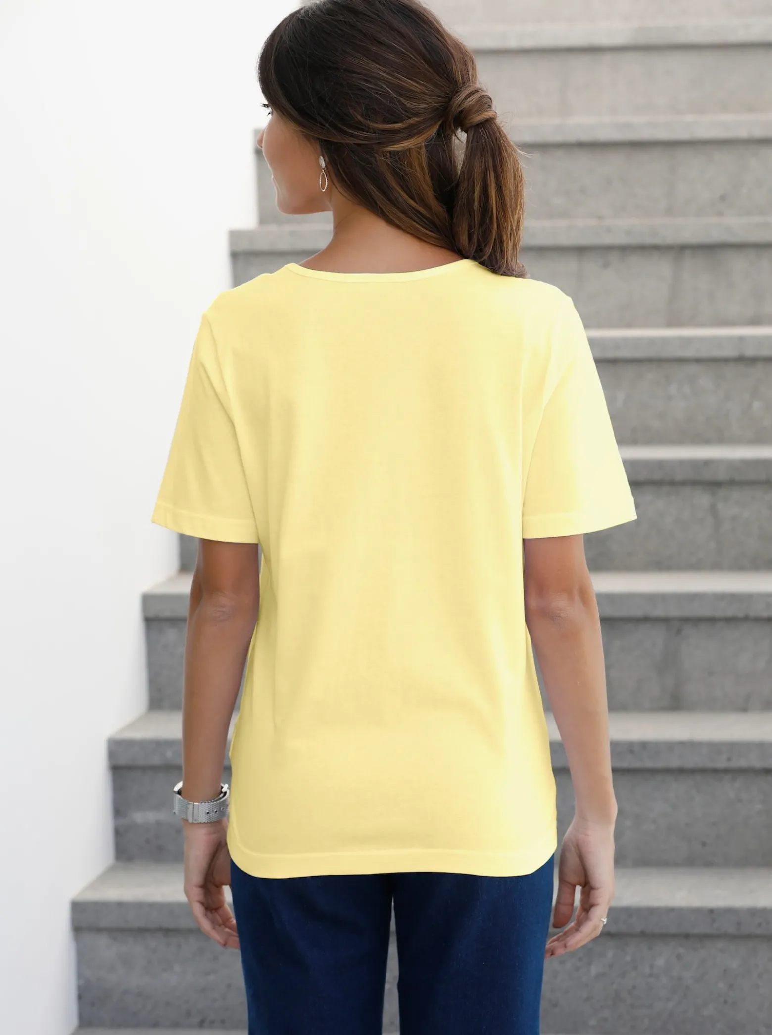 Kurzarmshirt mit V-Ausschnitt