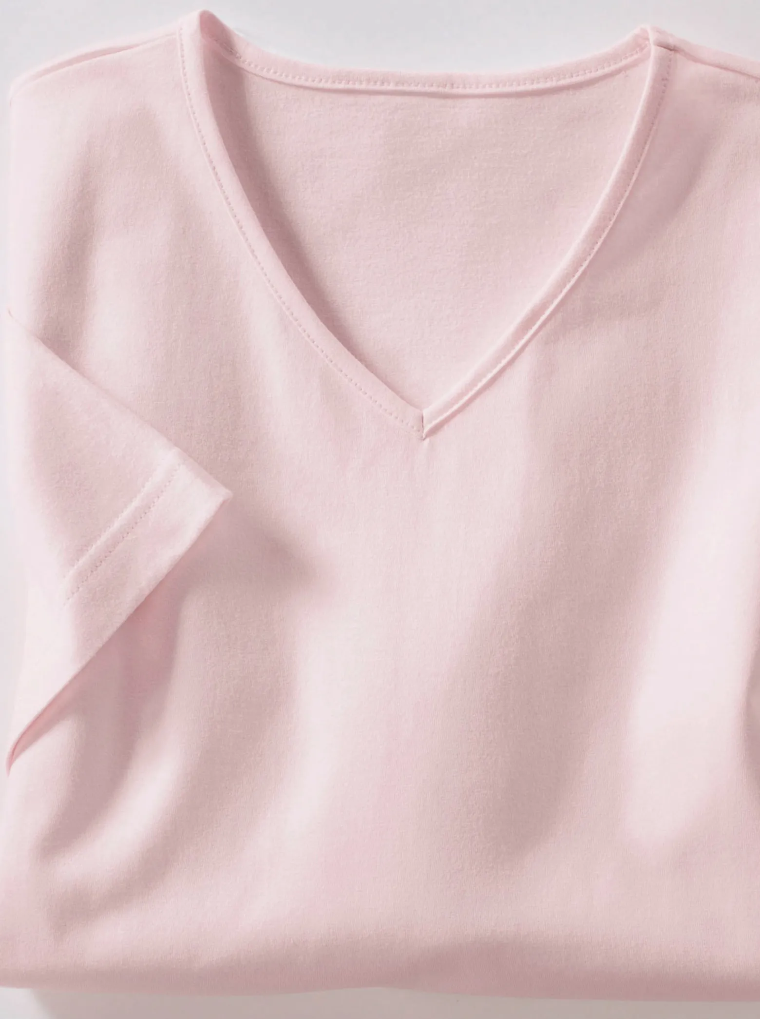 Kurzarmshirt mit V-Ausschnitt