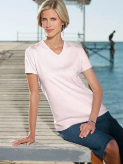 Kurzarmshirt mit V-Ausschnitt