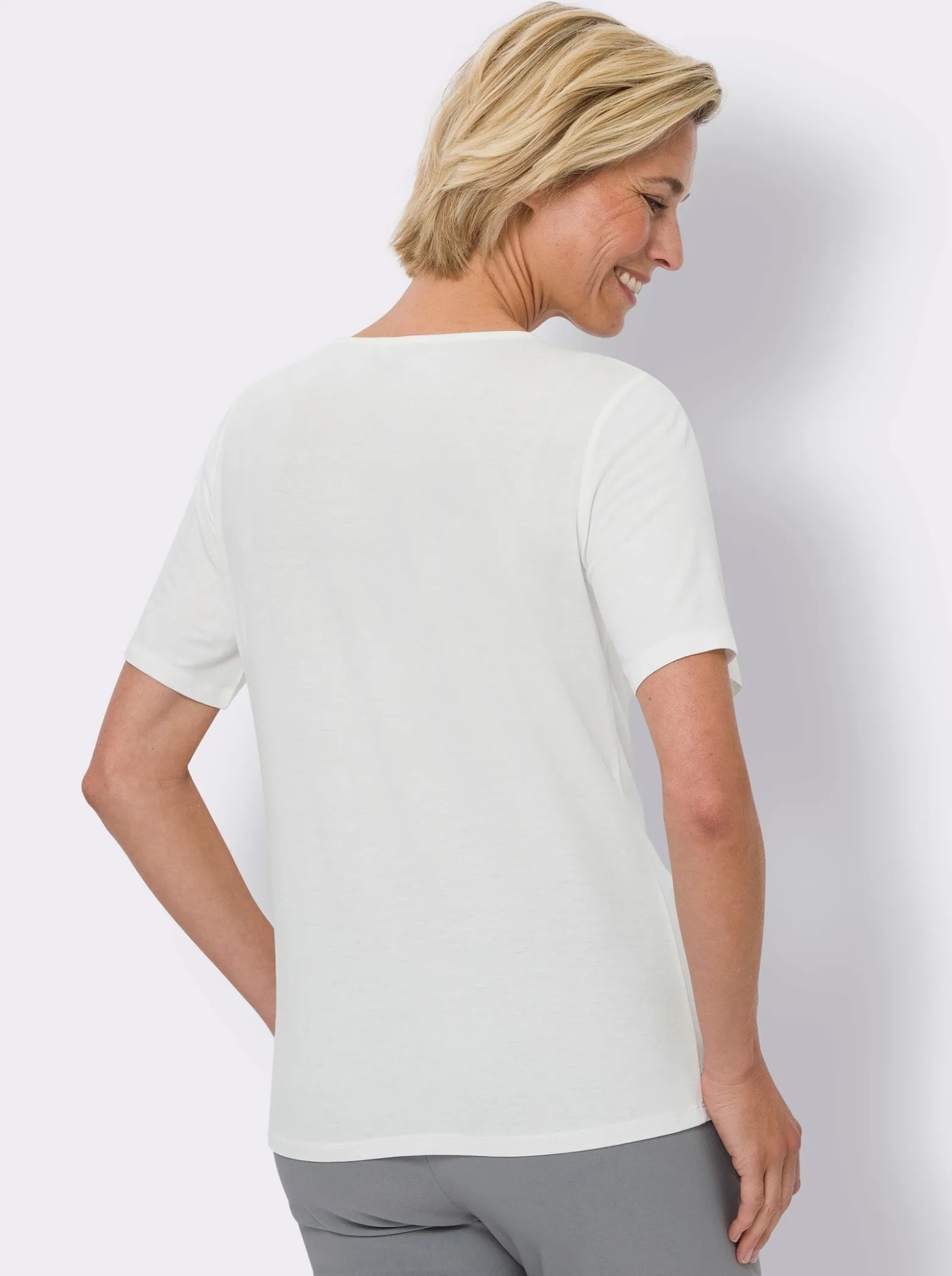 Kurzarmshirt mit Zierschnalle