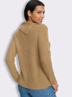 Langarm-Pullover mit asymmetrischem Kragen