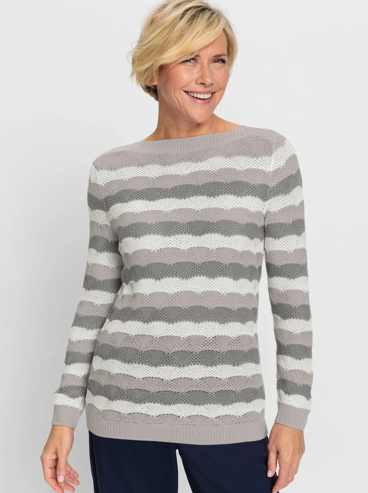 Langarm-Pullover mit Einstrickmuster