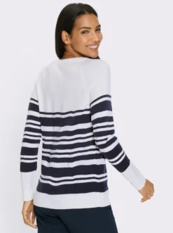 Langarm-Pullover mit goldfarbenen Knöpfen