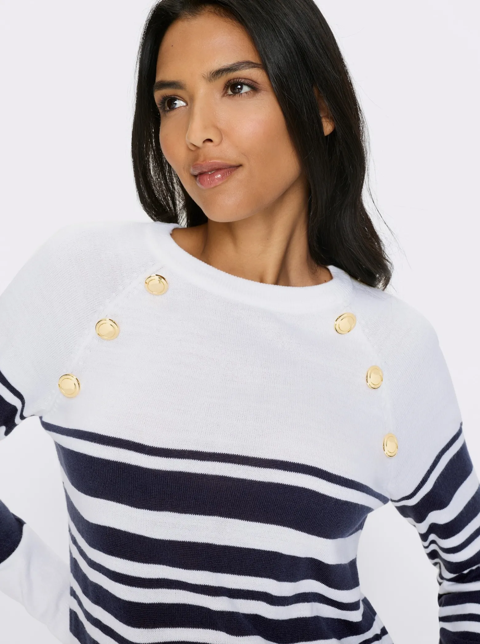 Langarm-Pullover mit goldfarbenen Knöpfen
